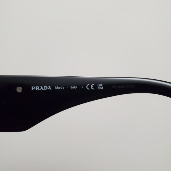 Prada Black Oval Cat Eye SPR 20ZS Acetate Sunglasses - Picture 3 of 8